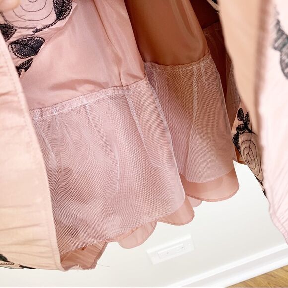 Laura Canada Cap-Sleeve Black V-Neck Top Mauve Full Skirt w/Appliqué Prom Dress - Picture 11 of 16